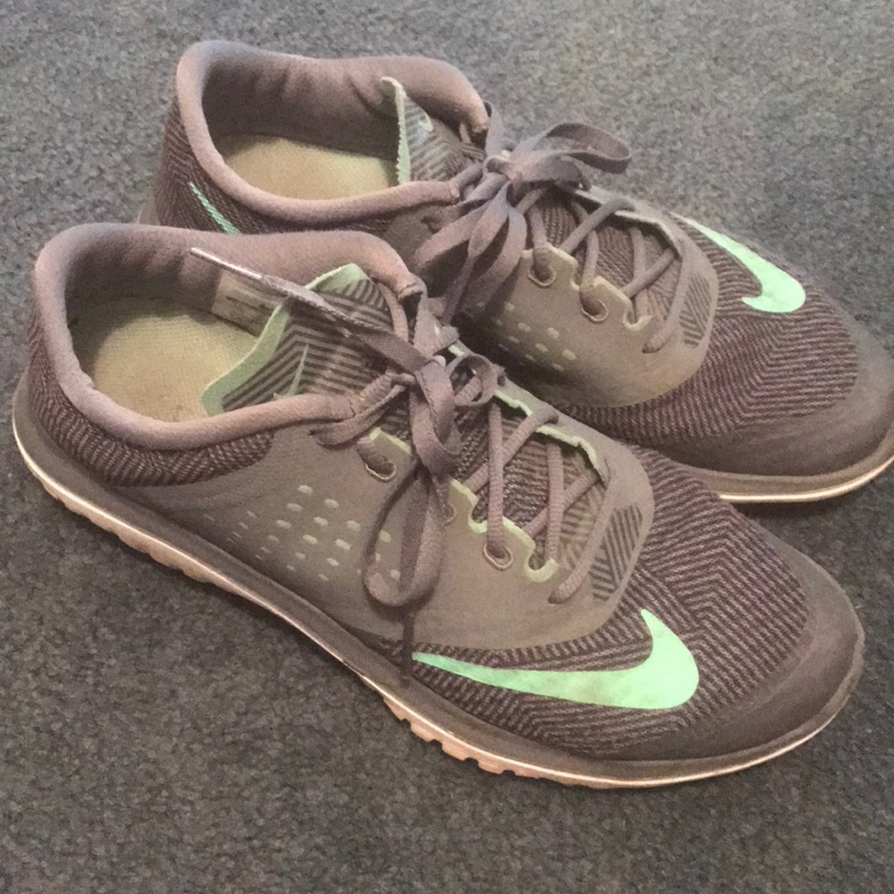 Nike tennis shoes
